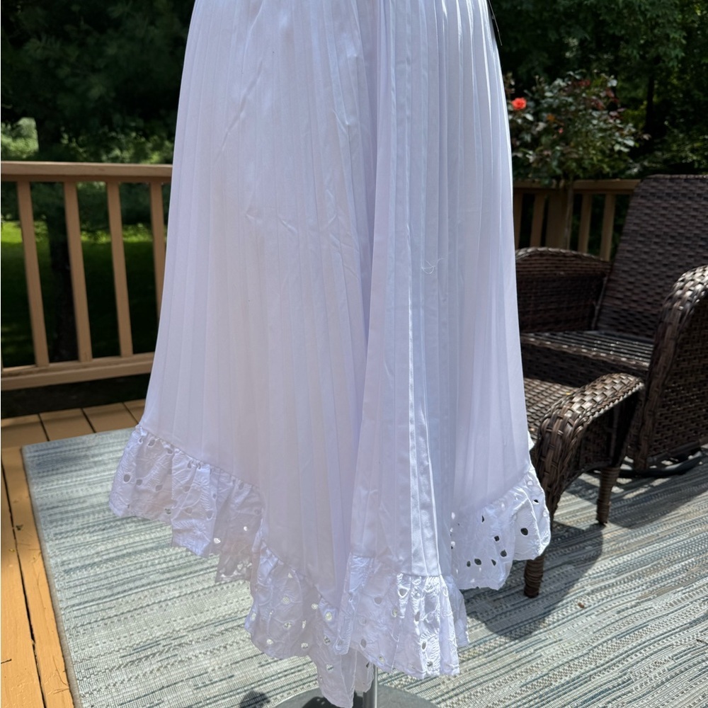 Boston Proper NWT White Pleated Eyelet Boho Midi Skirt Handkerchief Hem Size XS - Picture 4 of 16